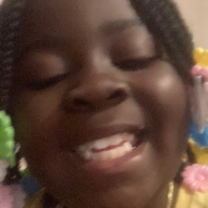 Meet your Posher, Eva